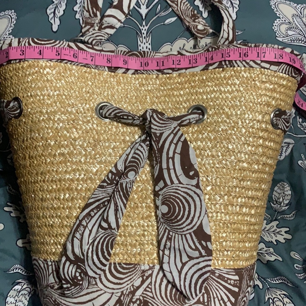BNWOT STRAW BEACH BAG